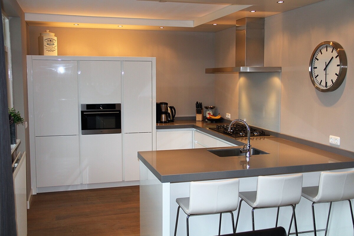 Laat uw keuken plaatsen door Amelink Interieur & bouw
