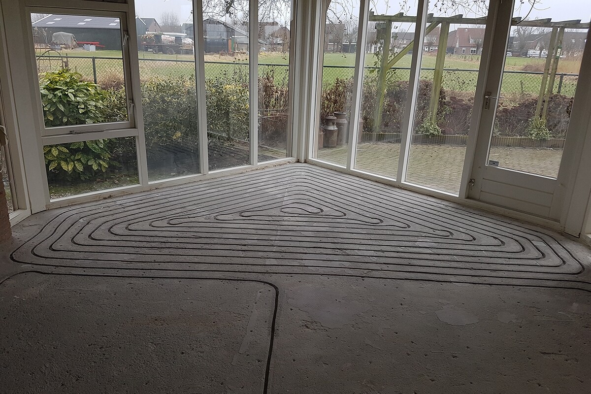 Een aangename temperatuur in uw huis met vloerverwarming